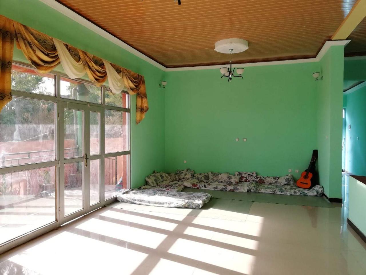 Хостел Gondar Backpackers Экстерьер фото