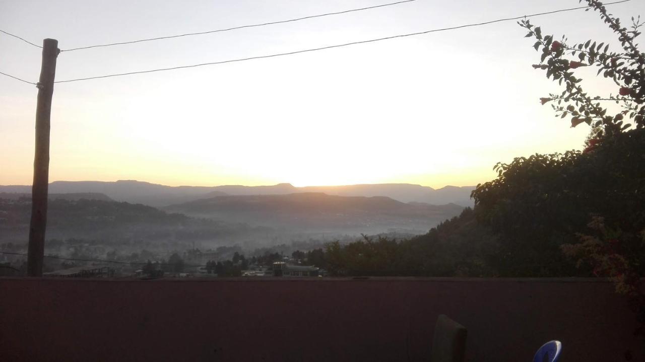 Хостел Gondar Backpackers Экстерьер фото